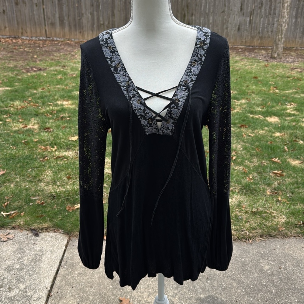Gimmicks Black Lace Floral Embroidered Tunic Top M